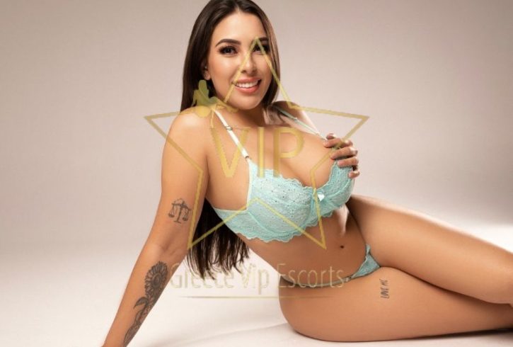 ESCORT-ATHENS-CARLA-ESCORTS-ATHENS-GIRL-11