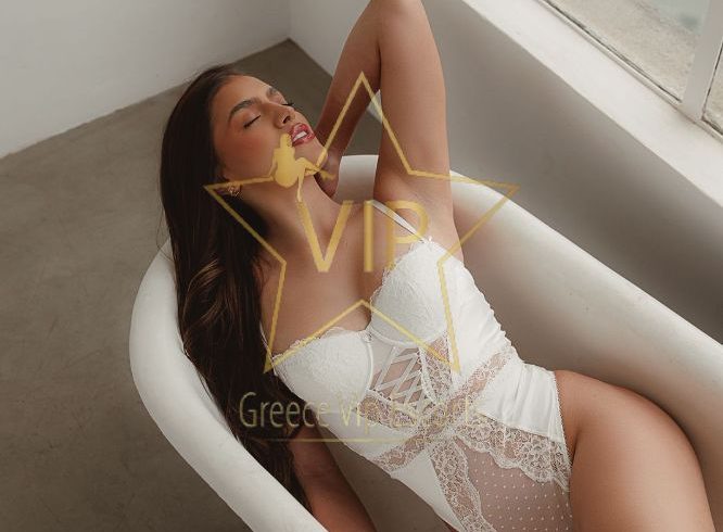 ESCORT-ATHENS-LAURA-SEXY-GIRL-PETITE-ESCORTS-GR-07