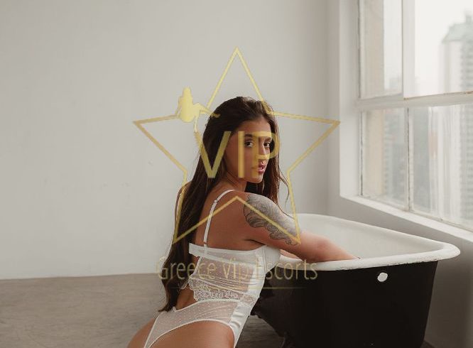 ESCORT-ATHENS-LAURA-SEXY-GIRL-PETITE-ESCORTS-GR-06