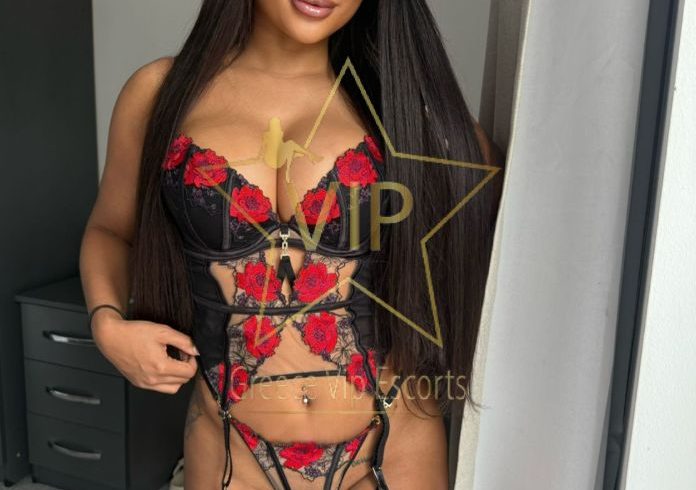 ESCORT-ATHENS-ISA-ESCORTS-IN-ATHENS-SEX-NOW-10