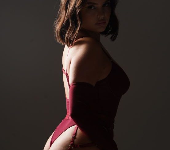 SENSUAL EROTIC MODEL SKINNY ESCORT IN ATHENS ALYSA (7)