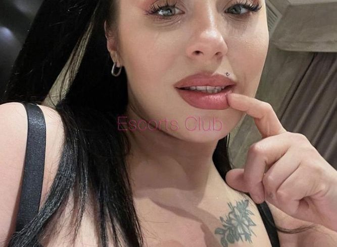 Lili-selfie-(8) Lili-selfie-(8)