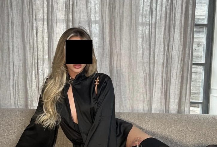 κουκλιτσα με ερεθιστικες καμπυλες, φυσικο στηθος κ υπεροχο προσωπο. - Εικόνα2