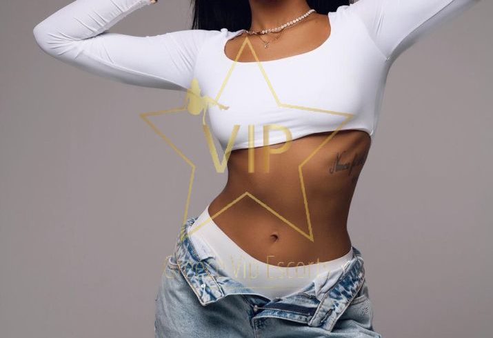 ESCORT-ATHENS-EMMA-SEXY-BRUNETTE-GIRL-ESCORTS-5