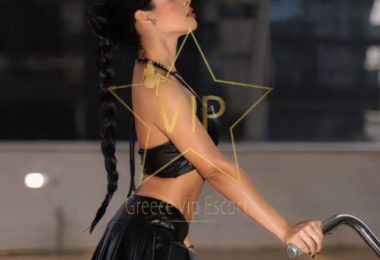 ESCORT-ATHENS-VENIA-SEXY-KINKY-BRUNETTE-GIRL-8