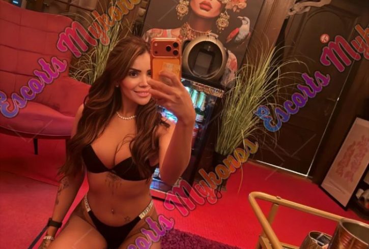 kayla-brazilian-escort-in-mykonos-summer-2026-09